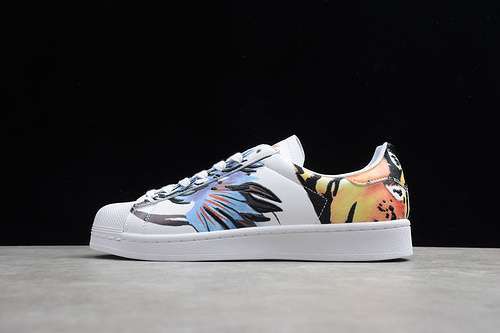 【310】[FW5351]-[SUPERSTAR CHINESE NEW YEAR WHITE/GOLD METALLIC]-[WOMAN:36-39]-[MAN:40-44]
