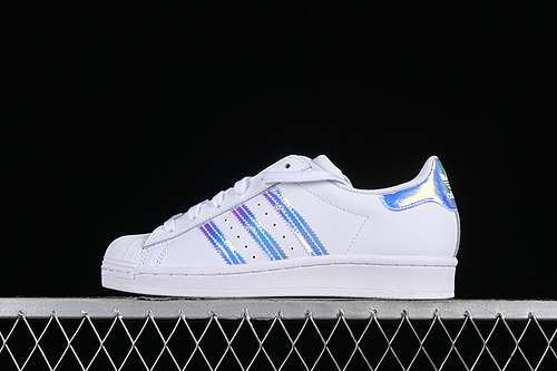 【230】[FV3139]-[SUPERSTAR WHITE IRIDESCENT WHITE/WHITE/SILVER METALLIC]-[WOMAN:35-40]