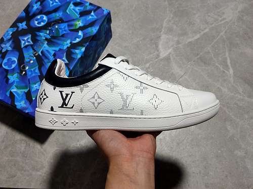 【400】[L*V RIVOLI LOW SNEAKER WHITE/WHITE/BLACK]-[MAN:39-45]