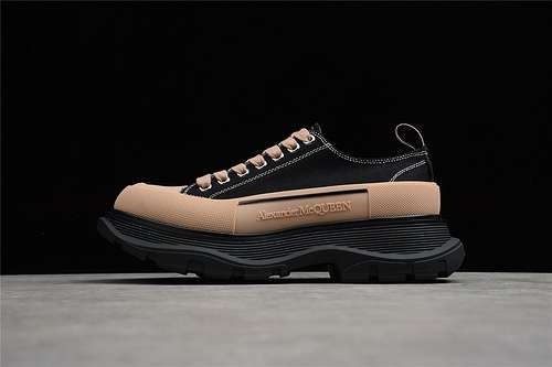 【520】[ALE*XANDER MCQUEEN APRICOT/BLACK/BLACK]-[WOMAN:35-40]