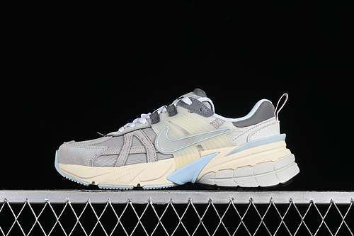 【300】[FZ3596-072]-[V2K RUNTEKK 3XL LIGHT BONE/LIGHT IRON ORE/SMOKE GREY/METALLIC PLATINUM]-[36-45]