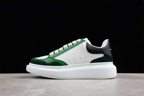 【560】[WHGP7]-[MCQUEEN WHITE/BLACK/GREEN]-[WOMAN:35-39]-[MAN:40-44]