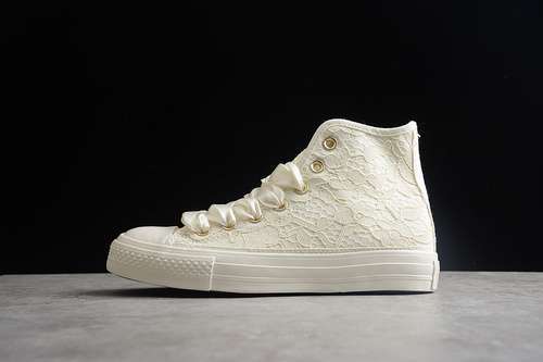 【250】[A01775C]-[CHUCK TAYLOR ALL STAR GOLD/WHITE/WHITE]-[WOMAN:35-39.5]-[MAN:40-44]