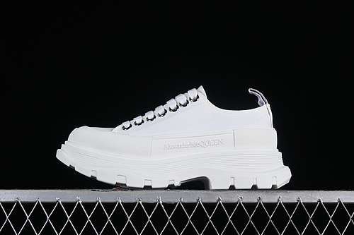 【530】[760165]-[ALEXANDERMCQUEEN WHITE]-[WOMAN:35-39]-[MAN:40-44]