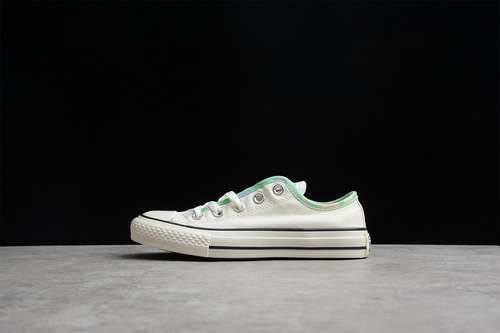 【220】[570905C]-[CHUCK TAYLOR TAYLOR ALL-STAR EGRET/CHAMBRAY BLUE/BLACK]-[WOMAN:35-39]