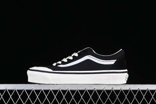 【230】[VN000MT6BPO]-[VANS OLD SKOOL REISSUE 136 WHITE/BLACK]-[WOMAN:35-39]-[MAN:40-44]
