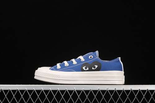 【240】[171848C]-[COMME DES GARÇONS PLAY X CHUCK TAYLOR ALL-STAR 70S LOW BLUE QUARTZ/EGRET/BLACK]