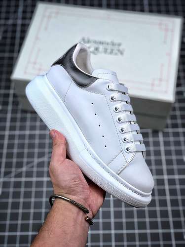 【380】[ALE*XANDER MCQUEEN WHITE/WHITE/LIGHT PURPLE]-[WOMAN:35-39]-[MAN:40-44]