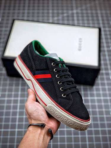 【450】[GU*CCI TENNIS 1977 PRINT SNEAKER BLACK/WHITE/RED]-[WOMAN:35-39]-[MAN:40-44]