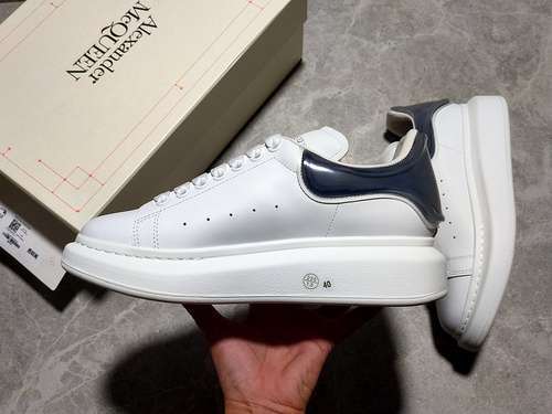 【580】[ALE*XANDER MCQUEEN SNEAKERS WHITE/WHITE/NAVY BLUE]-[WOMAN:35-39]-[MAN:40-44]