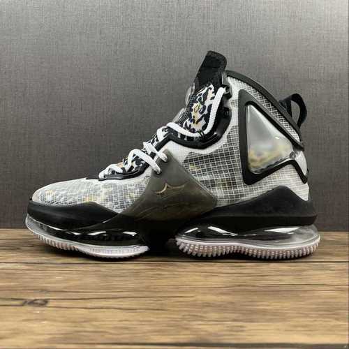 【340】[DC9340-100]-[LEBRON 19 EP LEOPARD WHITE/METALLIC GOLD/BLACK]-[MAN:40-46]