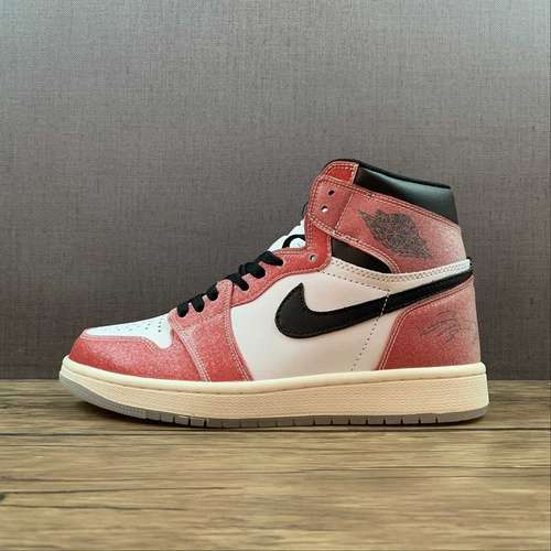【300】[DA2728-100]-[TROPHY ROOM X AIR JORDAN 1 RETRO HIGH OG SP CHICAGO WHITE/SAIL/VARSITY RED/BLACK]