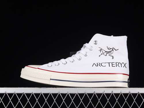 【220】[162056C]-[CHUCK TAYLOR ALL-STAR 1970S WHITE/EGRET/GARNET]-[WOMAN:35-39.5]-[MAN:40-44]