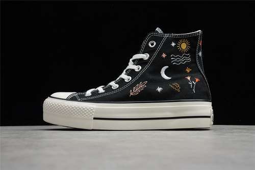 【250】[571085C]-[CHUCK TAYLOR ALL STAR PLATFORM HIGH IT&#x27;S OKAY TO WANDER BLACK/WHITE/BLACK]