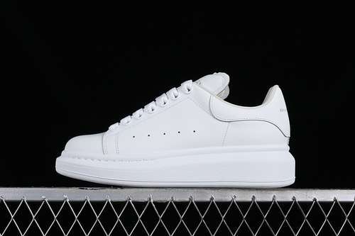 【560】[ALEXANDER MCQUEEN WHITE]-[WOMAN:35-39]-[MAN:40-44]