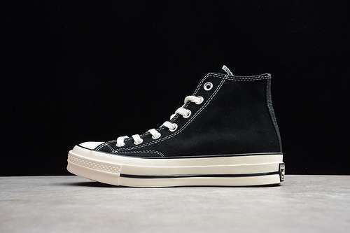 [166216C]-[CHUCK TAYLOR 70S HIGH ALL-STAR SUEDE BLACK/WHITE]-[WOMAN:35-39]-[MAN:40-44]