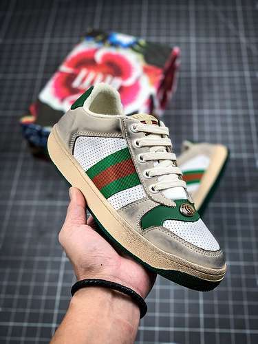 【360】[GU*CCI DISTRESSED LEATHER SNEAKER LIGHT GREY/GREEN/RED]-[UNISEX:35-44]