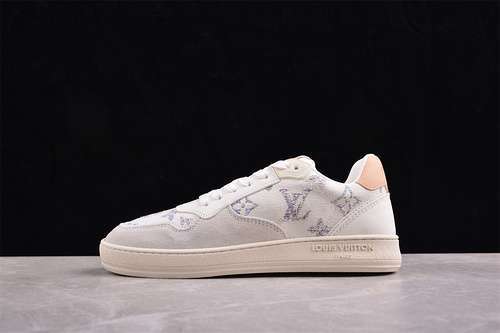 【441】[L*V TRAINER STADIUM WHITE/GREY]-[WOMAN:35-39]-[MAN:40-45]