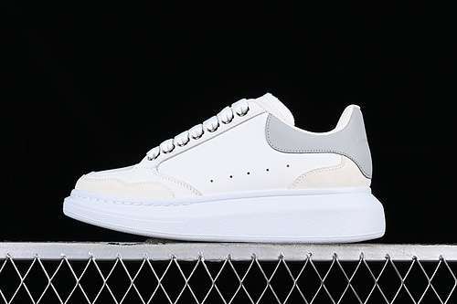 【560】[WHGP7]-[ALEXANDER MCQUEEN WHITE/GREY]-[WOMAN:35-39]-[MAN:40-45]