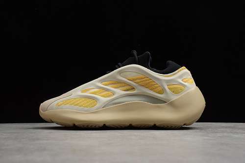 【500】[G54853]-[CJ YEEZY 700 V3 SRPHYM BEIGE/BLACK/YELLOW]-[WOMAN:36-39]-[MAN:40-47]