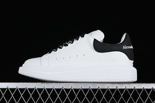 【560】[ALEXANDER MCQUEEN WHITE/BLACK/GREY]-[WOMAN:35-39]-[MAN:40-44]