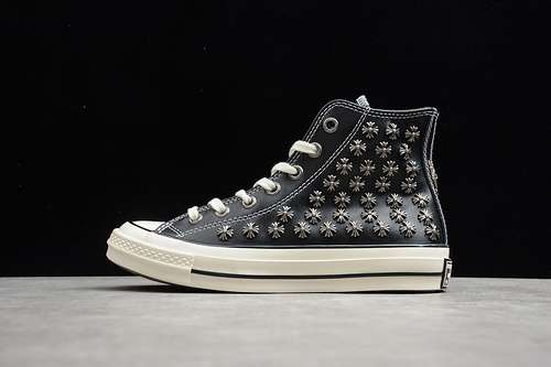 【260】[169999C]-[CHUCK TAYLOR ALL-STAR HIGH BLACK/WHITE/SILVER]-[WOMAN:35-39]-[MAN:40-44]