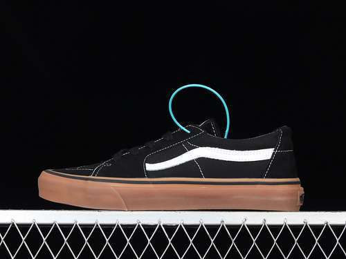【250】[VN0A4UUK6BT1]-[UA SK8-LOW SNEAKERS BLACK/WHITE/GUM]-[WOMAN:35-39]-[MAN:40-44]