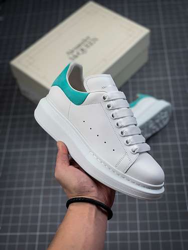 【580】[ALE*XANDER MCQUEEN WHITE/WHITE/BLUE]-[WOMAN:35-40]