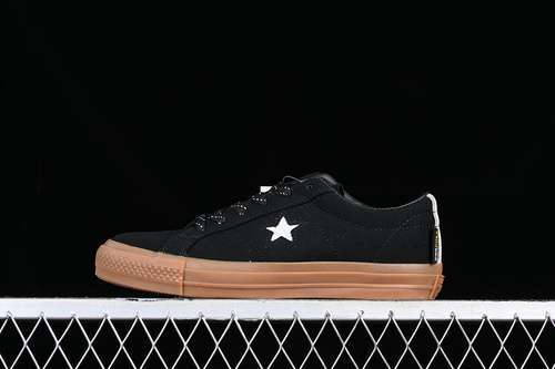 【240】[A03217C]-[CONVERSE ONE STAR PRO LOW BLACK/WHITE/DARK GUM]-[WOMAN:35-39]-[MAN:40-44]