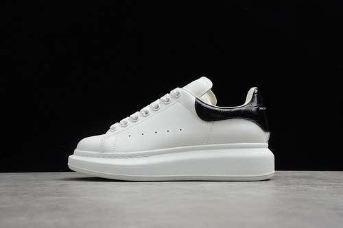 【580】[ALE*XANDER MCQUEEN WHITE/WHITE/BLACK]-[WOMAN:35-39]-[MAN:40-44]
