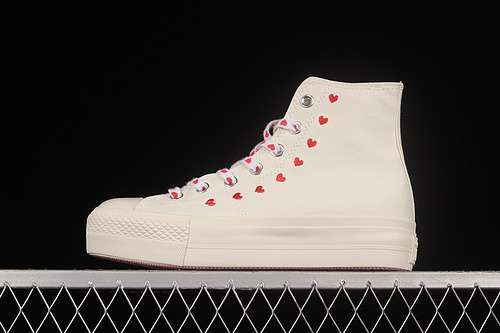 【250】[A01599C]-[CHUCK TAYLOR ALL STAR VINTAGE WHITE/UNIVERSITY RED]-[WOMAN:35-40]
