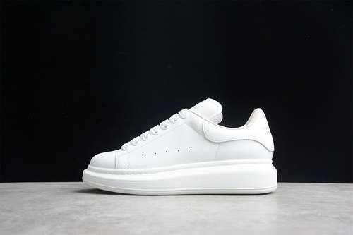 【580】[ALE*XANDER MCQUEEN WHITE/WHITE/WHITE]-[WOMAN:35-39]-[MAN:40-44]