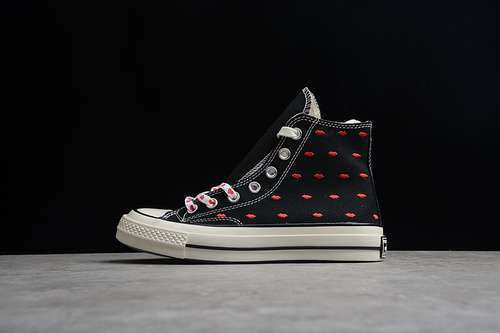 【260】[A01600C]-[CHUCK TAYLOR ALL-STAR 70S EMBROIDERED LIPS HIGH LOVE ME INTAGE BLACK/UNIVERSITY RED]