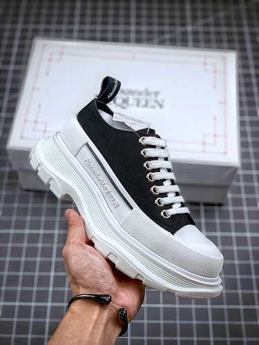 【520】[ALE*XANDER MCQUEEN WHITE/WHITE/BLACK]-[WOMAN:35-40]