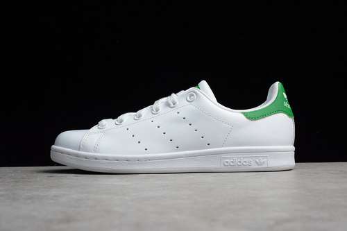 [8808872]-[AD STAN SMITH WHITE FAIRWAY GREEN YOUTH GS]-[WOMAN:36-39 1/3]-[MAN:40-44]-[OG00118]