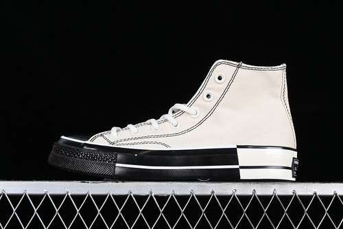 【240】[A08188C]-[CHUCK 1970S WHITE/BLACK]-[WOMAN:35-39]-[MAN:40-44]