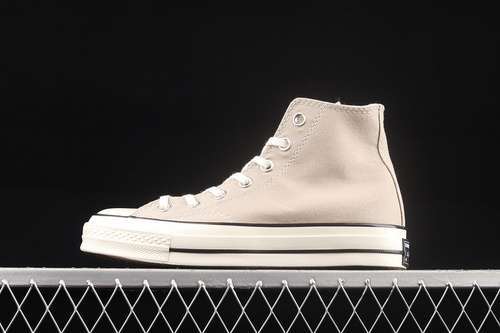 【220】[172677C]-[CHUCK TAYLOR ALL STAR 70S HIGH BEIGE IVORY/WHITE/BLACK]-[WOMAN:35-39]-[MAN:40-44]