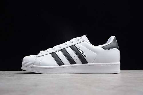 [S83387]-[SUPERSTAR NIGO BEARFOOT FTWR WHITE-CORE BLACK]-[WOMAN:36-39 1/3]-[MAN:40-44]-[OG00110]