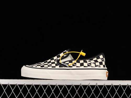 【250】[VN0A4BX81KP]-[SLIP-ON VR3 SF CHECKERBOARD BLACK/MARSHMALLOW]-[WOMAN:35-39]-[MAN:40-44]