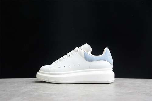 【580】[ALE*XANDER MCQUEEN WHITE/WHITE/HAZE BLUE]-[WOMAN:35-39]-[MAN:40-44]