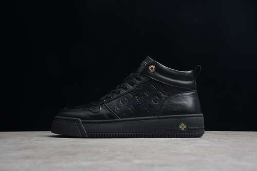 【530】[L*V ARCHLIGHT SNEAKERS BLACK/BLACK/BLACK]-[MAN:38-44]