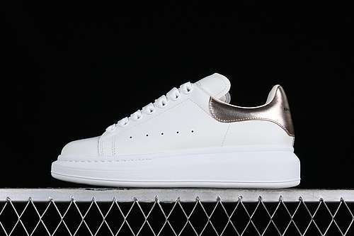【560】[ALEXANDER MCQUEEN WHITE/GOLD/SILVER]-[WOMAN:35-39]-[MAN:40-44]