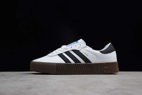 [AQ1134]-[SAMBAROSE CLOUD WHITE/CORE BLACK/GUM]-[WOMANl36-39 1/3]-[MAN:40-44]-[OG00116]