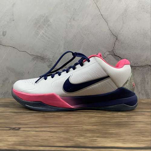 【360】[CW2210-100]-[ZOOM KOBE 5 PROTRO KAY YOW WHITE/METALLIC SILVER]-[MAN:39-46]