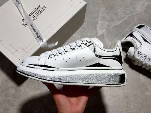 【500】[ALE*XANDER MCQUEEN WHITE/BLACK/WHITE]-[WOMAN:35-39]-[MAN:40-44]