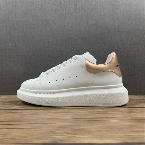 【320】[ALE*XANDER MCQUEEN WHITE/WHITE/GOLD]-[WOMAN:35-40]