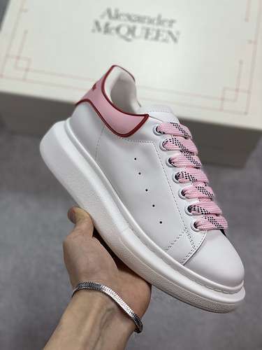 【380】[ALE*XANDER MCQUEEN WHITE/WHITE/PINK]-[WOMAN:35-39]-[MAN:40-44]