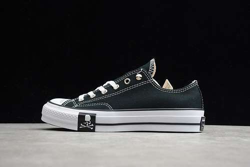 【270】[169076C]-[CHUCK TAYLOR ALL-STAR 70S LOW BLACK/BLACK/WHITE]-[WOMAN:35-39]-[MAN:40-44]