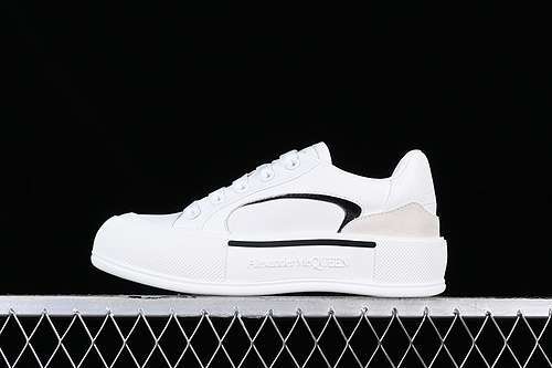 【460】[W4PQ11070]-[ALEXANDER MCQUEEN 2023 WHITE/BLACK]-[WOMAN:35-39]-[MAN:40-44]