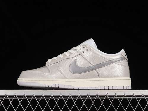 【270】[DX3197-095]-[SB DUNK LOW METALLIC SILVER/SAIL/WHITE/METALLIC SILVER]-[UNISEX:36-45]